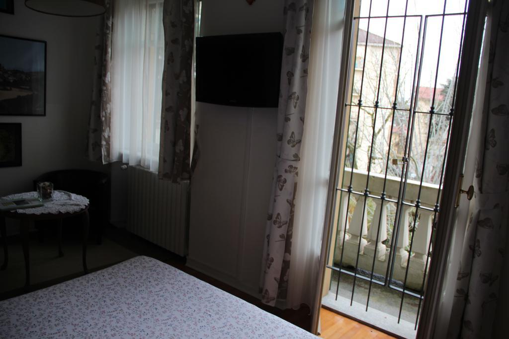 B&B Villa Ferrari Asti Exterior photo